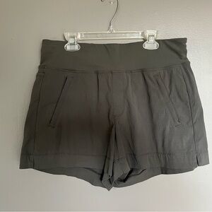 Athleta Trekki North Short